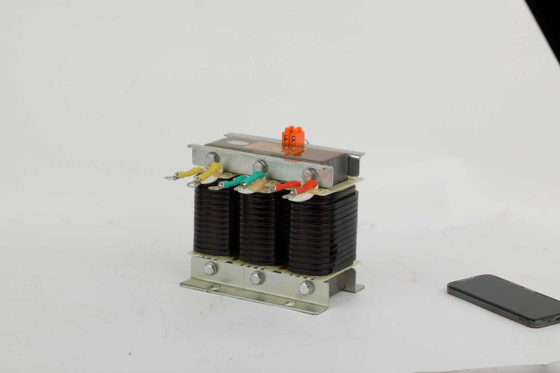 เครื่องปฏิกรณ์มีบทบาทอย่างไรในระบบไฟฟ้าสมัยใหม่?